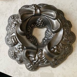 Nordic Ware Wreath Bundt Pan